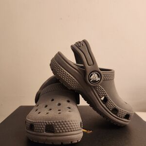 CROCS Classic Clogs in Grey